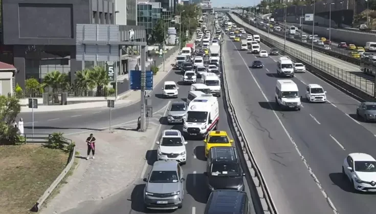 İstanbul trafiğinde yeni uygulama! Tüm araçların radyolarında bu anons duyulacak