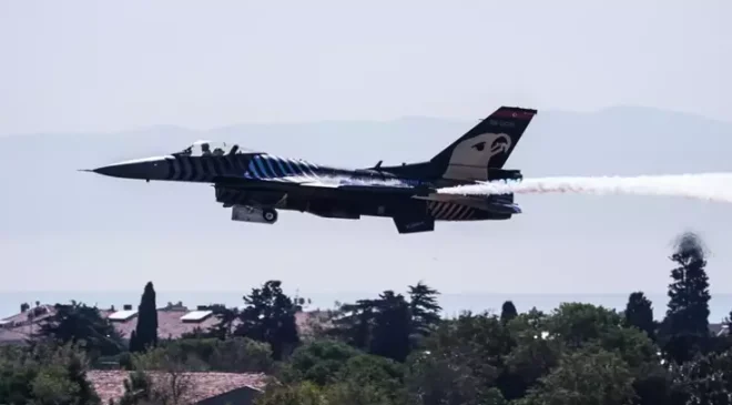 Teknofest’te SOLOTÜRK’ten nefes kesen gösteri